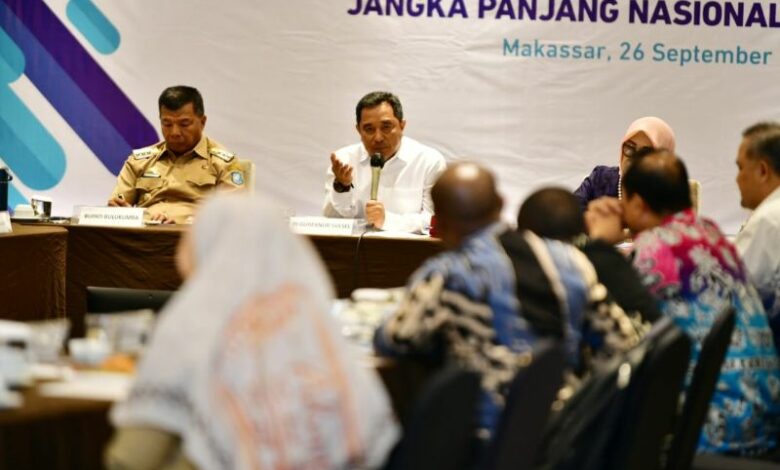 Pj Gubernur Sulsel Bahtiar: Arus Distribusi Barang Belum Didukung Infrastruktur Pj Gubernur Sulsel Bahtiar: Arus Distribusi Barang Belum Didukung Infrastruktur