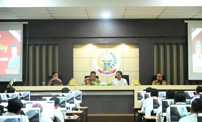 Kadis Kominfo Buka Seleksi Kompetensi Berbasis CAT Calon Komisioner KPID Sulsel Kadis Kominfo Buka Seleksi Kompetensi Berbasis CAT Calon Komisioner KPID Sulsel