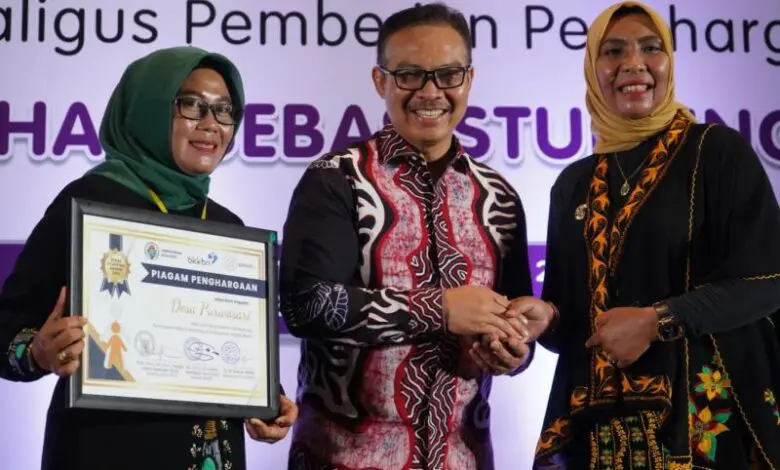 Wow…. Desa Bontoloe, Kab Takalar Sabet Penghargaan Desa Bebas Stunting 2023 Wow…. Desa Bontoloe, Kab Takalar Sabet Penghargaan Desa Bebas Stunting 2023