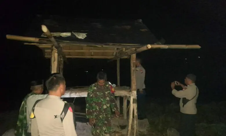 Tiga Warga di Kabupaten Gowa Tewas Disambar Petir Tiga Warga di Kabupaten Gowa Tewas Disambar Petir