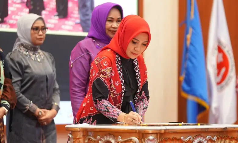 Sofha Marwah Bahtiar Kukuhkan Enam Pj Ketua Dekranasda Kabupaten Kota Sofha Marwah Bahtiar Kukuhkan Enam Pj Ketua Dekranasda Kabupaten Kota