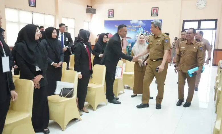 Plh Sekda Sulsel Beri Motivasi Peserta Diklatpim Administrator dan Pengawas Plh Sekda Sulsel Beri Motivasi Peserta Diklatpim Administrator dan Pengawas