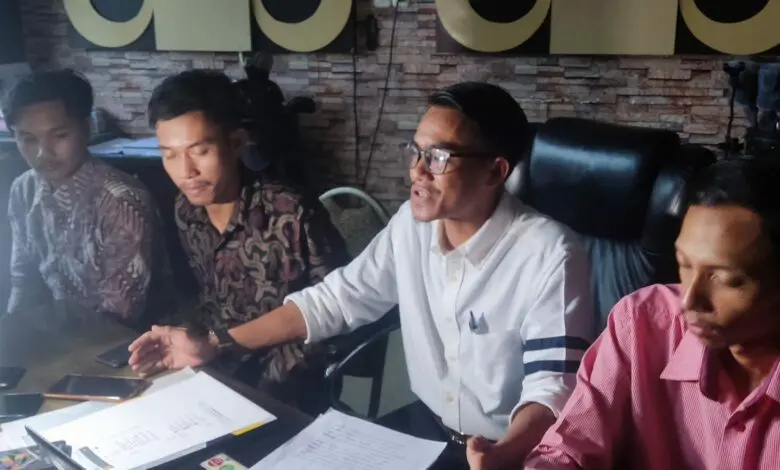 Caleg PDIP asal Sulsel Gugat KPU RI Usai Loloskan Prabowo-Gibran Caleg PDIP asal Sulsel Gugat KPU RI Usai Loloskan Prabowo-Gibran