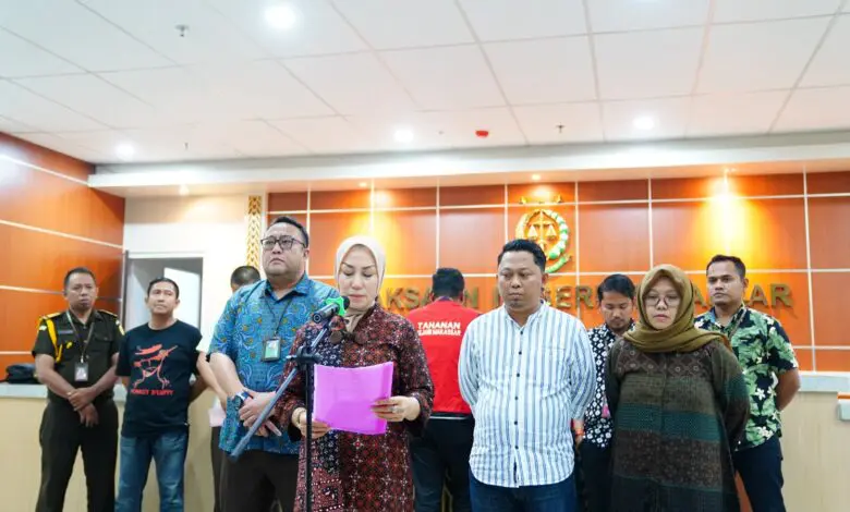 Kejari Tetapkan Empat Tersangka Korupsi Pembebasan Lahan Pengelolaan Sampah Makassar Kejari Tetapkan Empat Tersangka Korupsi Pembebasan Lahan Pengelolaan Sampah Makassar