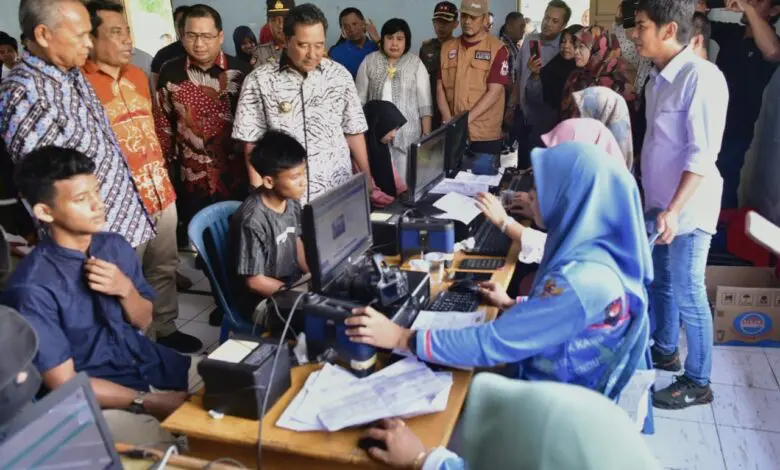 Jemput Bola, Sulsel Fasilitasi Perekaman e-KTP bagi Pemilih Pemula Jemput Bola, Sulsel Fasilitasi Perekaman e-KTP bagi Pemilih Pemula