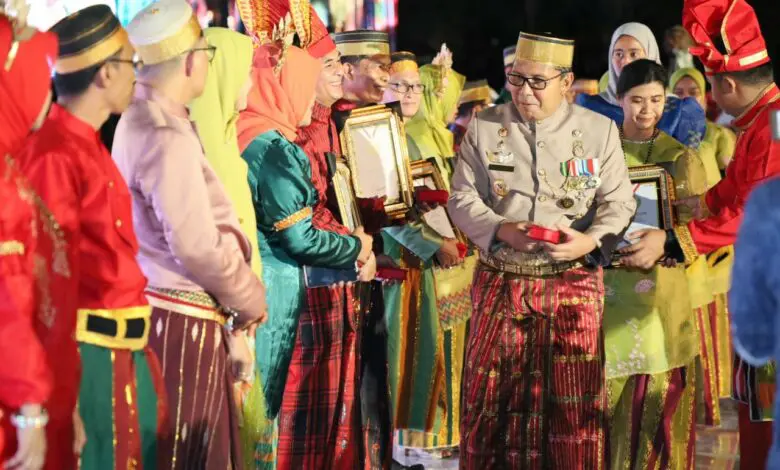 Ditemui Petinggi PLN, Danny Pomanto Beberkan Kerugian Masyarakat Akibat Pemadaman Listrik Ditemui Petinggi PLN, Danny Pomanto Beberkan Kerugian Masyarakat Akibat Pemadaman Listrik