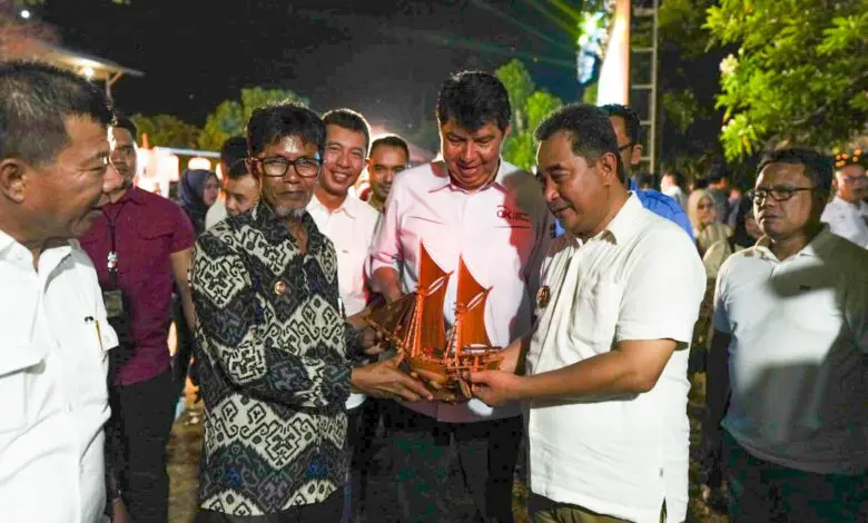 Pj Gubernur Harap Warga Desa Lembanna Bulukumba Mahir Bahasa Inggris Pj Gubernur Harap Warga Desa Lembanna Bulukumba Mahir Bahasa Inggris