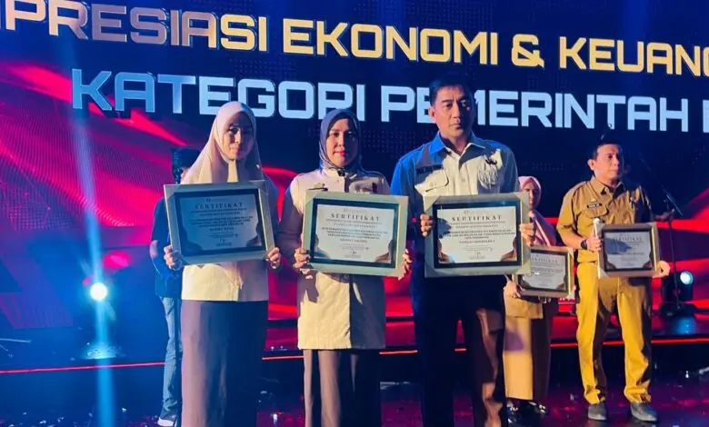 3 UPT Bapenda Sulsel Sabet Penghargaan dari Bank Indonesia 3 UPT Bapenda Sulsel Sabet Penghargaan dari Bank Indonesia