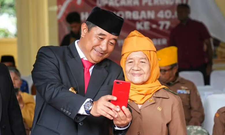 Bahtiar Instruksikan TPID Koordinasi ke Pertamina untuk Atasi Kelangkaan BBM Bahtiar Instruksikan TPID Koordinasi ke Pertamina untuk Atasi Kelangkaan BBM