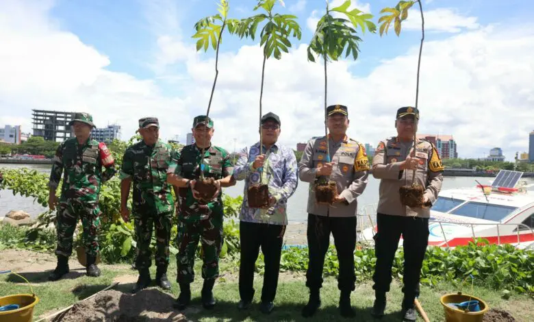 Penghijauan Lingkungan di CPI Dengan Penanaman Sukun Penghijauan Lingkungan di CPI Dengan Penanaman Sukun