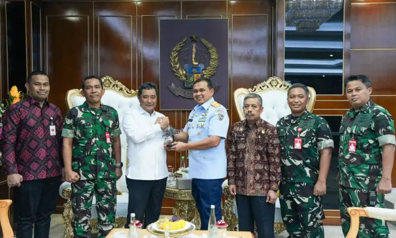 Pj Gubernur Terima Kunjungan Komandan Kosek II Makassar Pj Gubernur Terima Kunjungan Komandan Kosek II Makassar