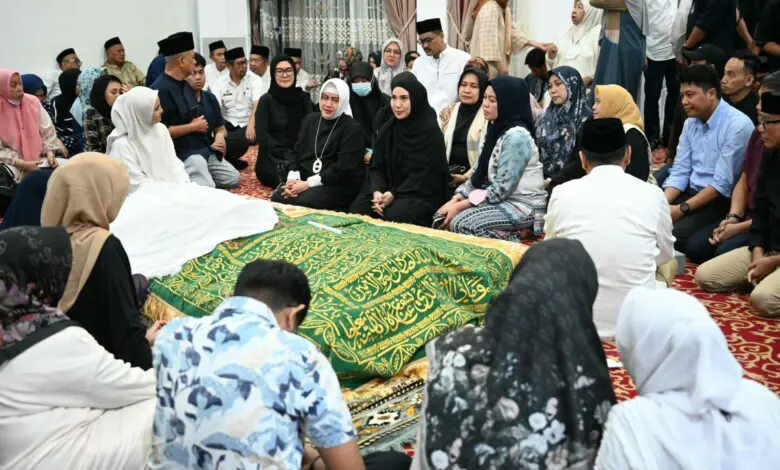 Sofha Marwah Bahtiar Sampaikan Bela Sungkawa Atas Meninggalnya Hasnah Syam Sofha Marwah Bahtiar Sampaikan Bela Sungkawa Atas Meninggalnya Hasnah Syam