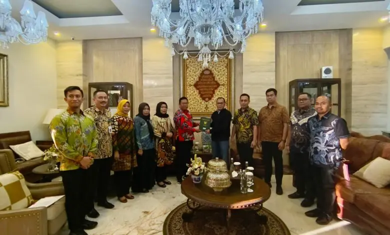 Berproses 44 Tahun Pemkot Makassar Akhirnya Kantongi Sertifikat HPL Karebosi Berproses 44 Tahun Pemkot Makassar Akhirnya Kantongi Sertifikat HPL Karebosi