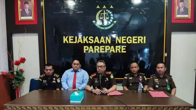 Mantan Pimcab Bulog Parepare Jadi Tersangka Korupsi Mantan Pimcab Bulog Parepare Jadi Tersangka Korupsi
