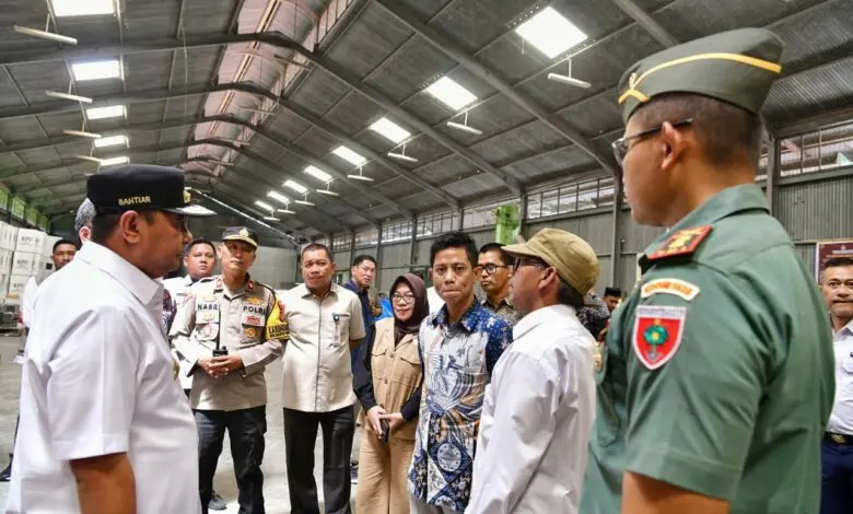 Pj Gubernur Pastikan Surat Suara yang Rusak Akan Diganti Pj Gubernur Pastikan Surat Suara yang Rusak Akan Diganti