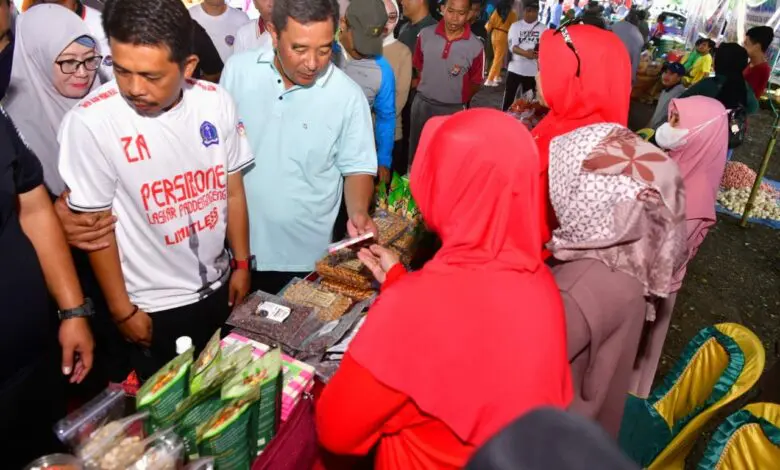Berlangsung Meriah, Pasar Murah di Bone Untungkan Pedagang dan Masyarakat Berlangsung Meriah, Pasar Murah di Bone Untungkan Pedagang dan Masyarakat