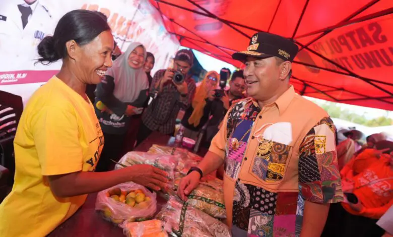 Digelar 3 Hari, Pasar Murah di Malili Ramai Dikunjungi Masyarakat Digelar 3 Hari, Pasar Murah di Malili Ramai Dikunjungi Masyarakat