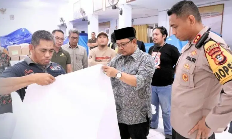 Datangi KPU, Pj Bupati Bantaeng Tinjau Kesiapan Pemilu 2024 Datangi KPU, Pj Bupati Bantaeng Tinjau Kesiapan Pemilu 2024