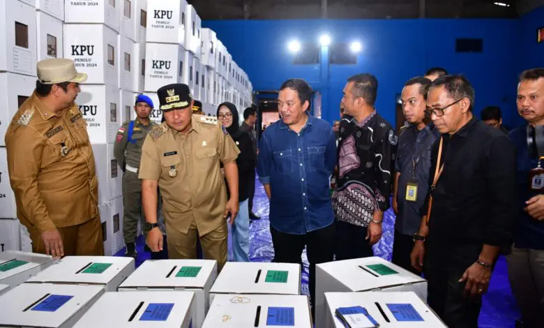 Penyaluran Logistik Pemilu di Maros Tunggu Cuaca Ekstrem Berlalu Penyaluran Logistik Pemilu di Maros Tunggu Cuaca Ekstrem Berlalu