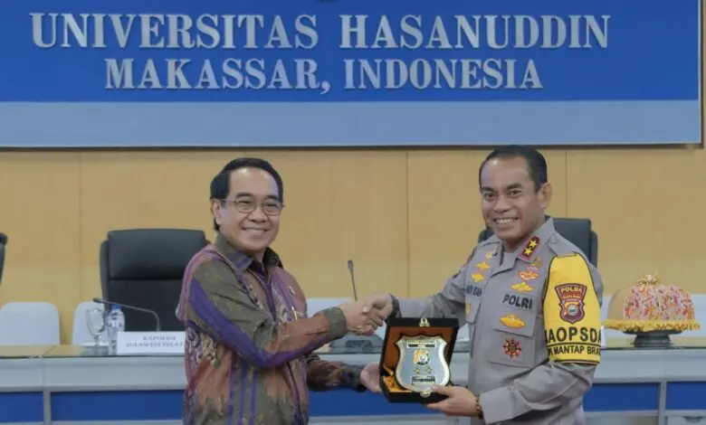 Kapolda Sulsel Irjen Andi Rian Djajadi Datang ke Kampus Unhas Kapolda Sulsel Irjen Andi Rian Djajadi Datang ke Kampus Unhas