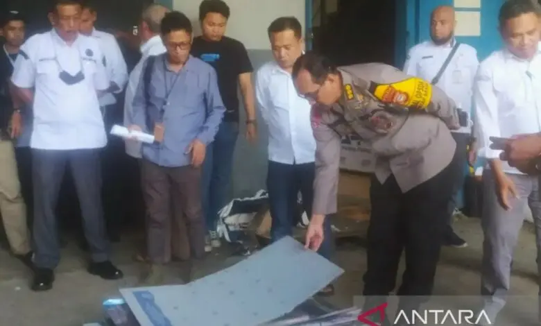 1.118 Plat dan 364 Ribu Surat Suara Rusak di Sulsel Dimusnahkan 1.118 Plat dan 364 Ribu Surat Suara Rusak di Sulsel Dimusnahkan