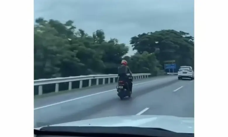 Ikuti Google Maps, Bule Naik Motor Masuk Jalan Tol di Makassar Ikuti Google Maps, Bule Naik Motor Masuk Jalan Tol di Makassar