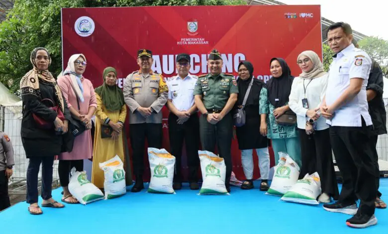 40 Ton Bantuan Pangan Beras Pemerintah Disalurkan di Makassar 40 Ton Bantuan Pangan Beras Pemerintah Disalurkan di Makassar