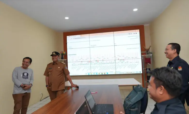 KPU Pastikan Pembangunan TPS di Sulsel Berjalan Lancar KPU Pastikan Pembangunan TPS di Sulsel Berjalan Lancar