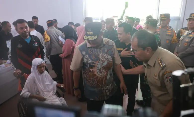Pj Gubernur dan Wali Kota Monitoring Pemilu di Makassar Melalui CCTV Pj Gubernur dan Wali Kota Monitoring Pemilu di Makassar Melalui CCTV