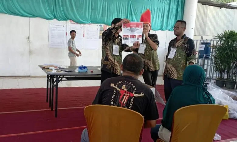 Prabowo-Gibran Unggul di TPS Tempat Wali Kota Makassar Mencoblos Prabowo-Gibran Unggul di TPS Tempat Wali Kota Makassar Mencoblos