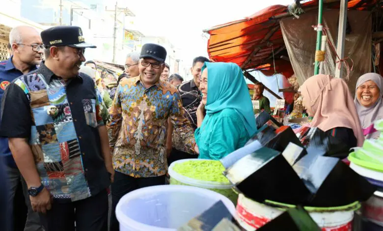 Pasca Pemilu, Pj Gubernur Sulsel Pantau Harga Sembako di Pasar Terong Pasca Pemilu, Pj Gubernur Sulsel Pantau Harga Sembako di Pasar Terong
