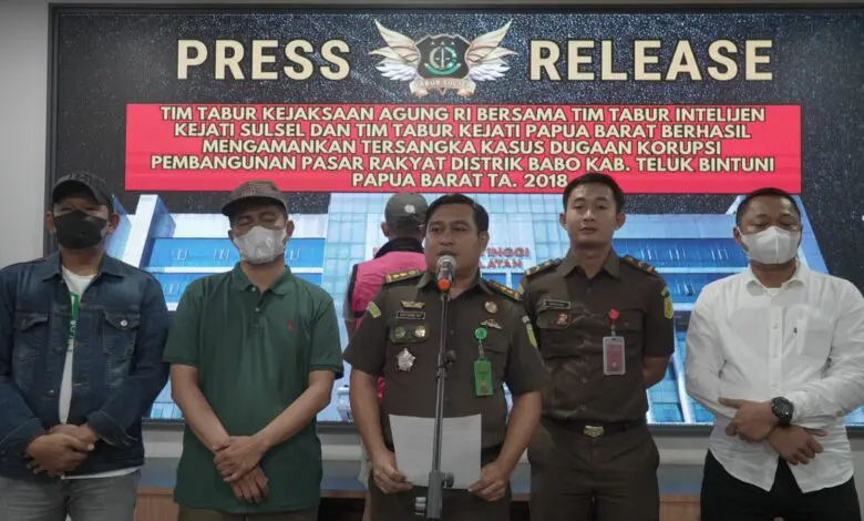 Buronan Pembangunan Pasar Rakyat Distrik Babo Papua Barat Ditangkap di Makassar Buronan Pembangunan Pasar Rakyat Distrik Babo Papua Barat Ditangkap di Makassar