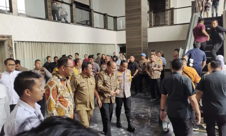 Take Down Ratusan Informasi Hoax, Menkominfo Imbau Pemilih Pemula Tak Golput Take Down Ratusan Informasi Hoax, Menkominfo Imbau Pemilih Pemula Tak Golput