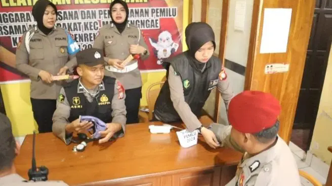 Cegah Korban Bertambah, Polres Sidrap Cek Kesehatan Penyelenggara Pemilu Cegah Korban Bertambah, Polres Sidrap Cek Kesehatan Penyelenggara Pemilu