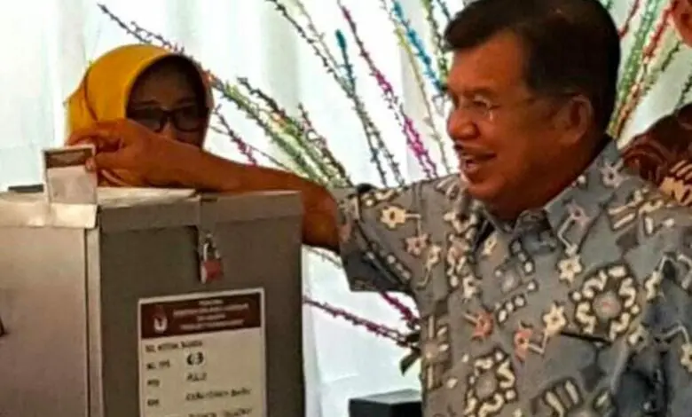 Jusuf Kalla Akan Mencoblos di TPS 03 di SMA Pangudi Luhur Jusuf Kalla Akan Mencoblos di TPS 03 di SMA Pangudi Luhur