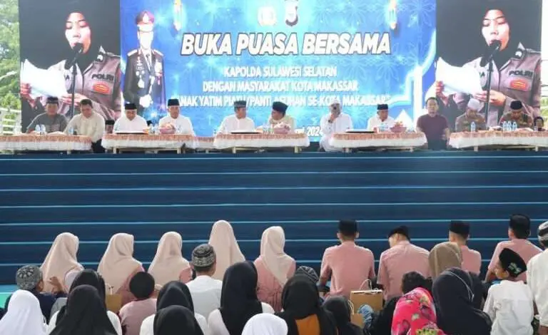 Polda Sulsel Berbuka Puasa Ramadan Bersama dengan Ribuan Anak Yatim Polda Sulsel Berbuka Puasa Ramadan Bersama dengan Ribuan Anak Yatim