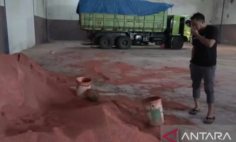 Polda Sulsel Bongkar Penyelewengan 47 Ton Pupuk Bersubsidi Polda Sulsel Bongkar Penyelewengan 47 Ton Pupuk Bersubsidi