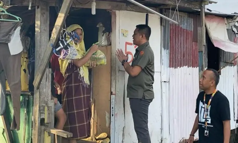 Ramadan Berbagi Bahagia, Disbudpar Sulsel Bagikan Bingkisan “Door To Door” Ramadan Berbagi Bahagia, Disbudpar Sulsel Bagikan Bingkisan “Door To Door”