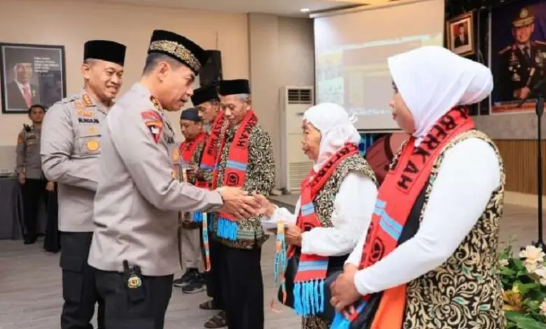 35 Pemenang Ibadah Umroh Diberangkatkan Kapolda Sulsel 35 Pemenang Ibadah Umroh Diberangkatkan Kapolda Sulsel