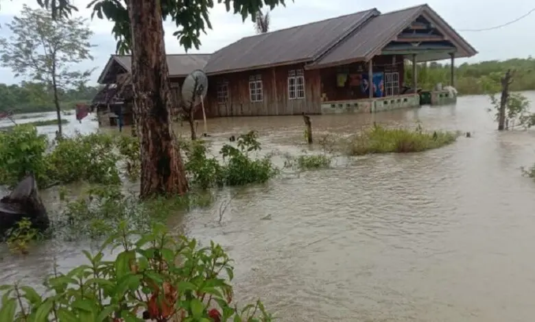 10 Desa di Baebunta Selatan, Luwu Utara, Terendam Banjir, 4 Ribu KK Terdampak 10 Desa di Baebunta Selatan, Luwu Utara, Terendam Banjir, 4 Ribu KK Terdampak