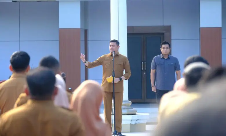 Bupati Adnan Cek Kehadiran ASN Pemkab Gowa Pasca Libur Idul Fitri Bupati Adnan Cek Kehadiran ASN Pemkab Gowa Pasca Libur Idul Fitri