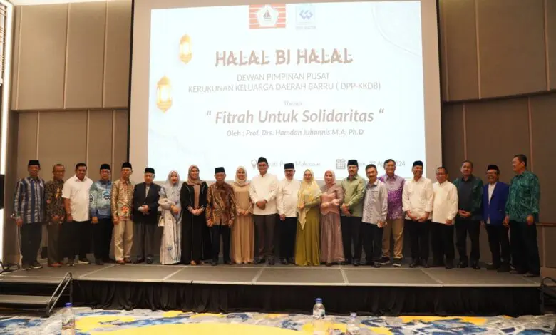 Ketua DPRD Sulsel Pertegas Komitmen Untuk Pembangunan Kabupaten Barru Ketua DPRD Sulsel Pertegas Komitmen Untuk Pembangunan Kabupaten Barru