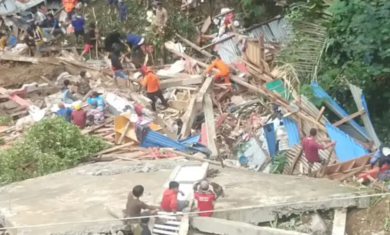 Mengenaskan! 19 Korban Longsor di Tana Toraja Ternyata Satu Keluarga, 2 Orang Masih Dicari Mengenaskan! 19 Korban Longsor di Tana Toraja Ternyata Satu Keluarga, 2 Orang Masih Dicari