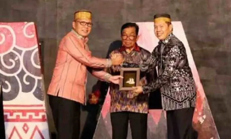 Wali Kota Harap Saudagar Bugis-Makassar Tak Ragu Berinvestasi di Kota Makassar Wali Kota Harap Saudagar Bugis-Makassar Tak Ragu Berinvestasi di Kota Makassar