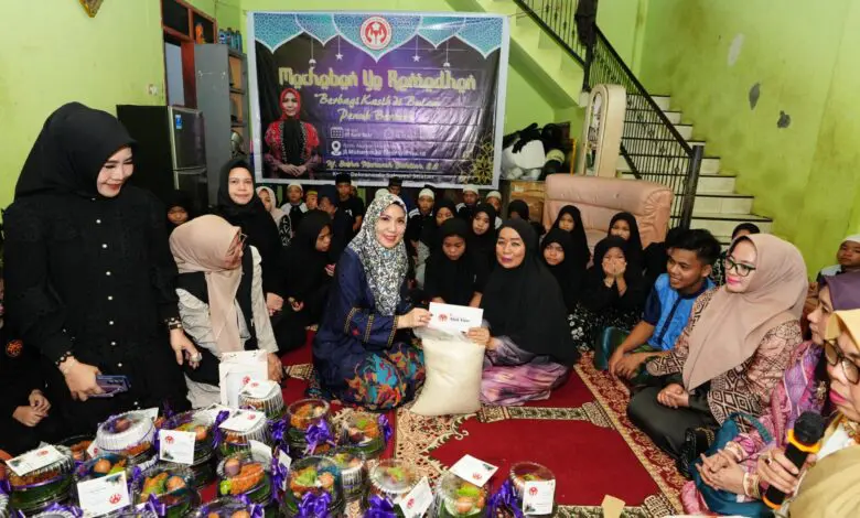 Dekranasda Sulsel Barbagi Bahagia ke Panti Mawaddah Dekranasda Sulsel Barbagi Bahagia ke Panti Mawaddah