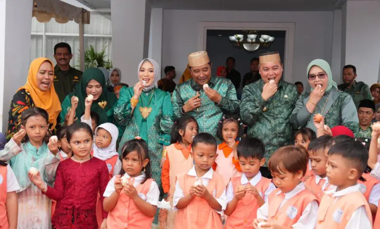 Perangi Stunting, Pemprov-PKK Sulsel Canangkan Makan Telur untuk Anak dan Ibu Hamil Perangi Stunting, Pemprov-PKK Sulsel Canangkan Makan Telur untuk Anak dan Ibu Hamil