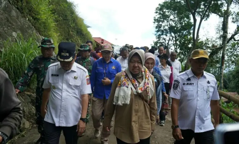 Mensos Turun Langsung Tinjau Kondisi Penyintas Bencana Longsor Tana Toraja Mensos Turun Langsung Tinjau Kondisi Penyintas Bencana Longsor Tana Toraja