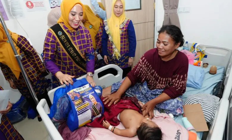 Bakti Sosial Operasi Celah Bibir dan Lelangit pada Anak Digelar Bunda PAUD Sulsel Bakti Sosial Operasi Celah Bibir dan Lelangit pada Anak Digelar Bunda PAUD Sulsel