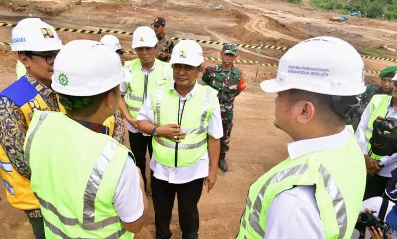 Tinjau Bendungan Jenelata, Pj Gubernur Bahtiar Pastikan PSN di Sulsel Tanpa Hambatan Tinjau Bendungan Jenelata, Pj Gubernur Bahtiar Pastikan PSN di Sulsel Tanpa Hambatan