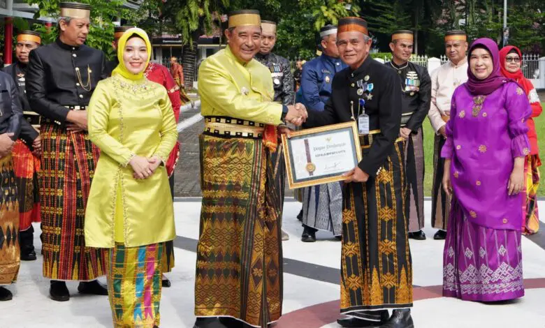 Peringatan Hardiknas Tingkat Provinsi Sulsel Bertabur Penghargaan Peringatan Hardiknas Tingkat Provinsi Sulsel Bertabur Penghargaan